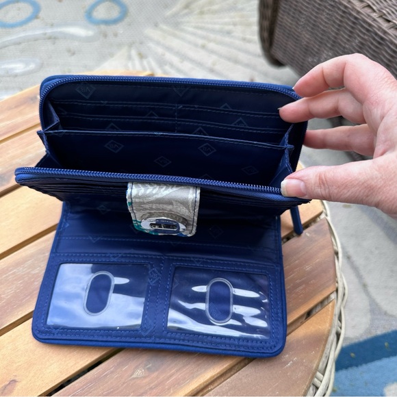 Vera Bradley RFID Turnlock Wallet in Santiago Print, Large Quilted Cotton - Picture 3 of 6